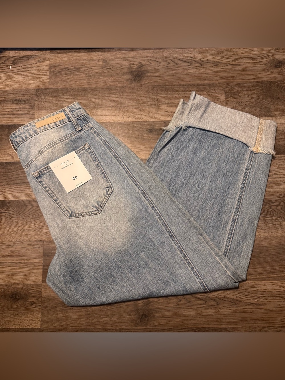CELLO Cuffed Barrel Mid Rise Light Wash Denim Jeans Womens 9 NWT